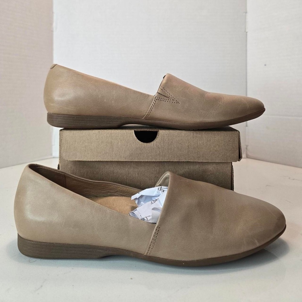 Dansko 2036-200600 Women's Larisa Milled Taupe Casual Flat Shoe Women's- 42